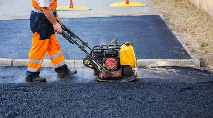 Professional gutter cleaning in Seneca, PA